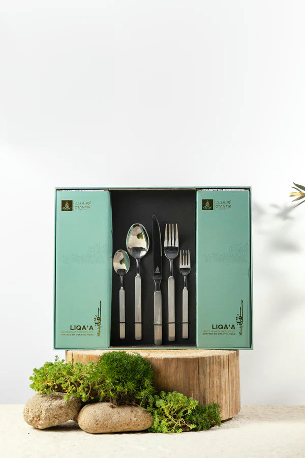 HX-1005 Stainless Liqaa 30-Piece Cutlery Set - Gold and Silver, 6 Table Spoons, 6 Table Knives, 6 Table Forks, 6 Small Spoons, 6 Small Forks
