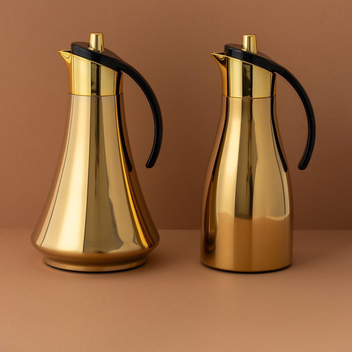 RF00006 Vacuum Flask Set – 2-Piece (0.7L + 0.7L) – Gold and Black