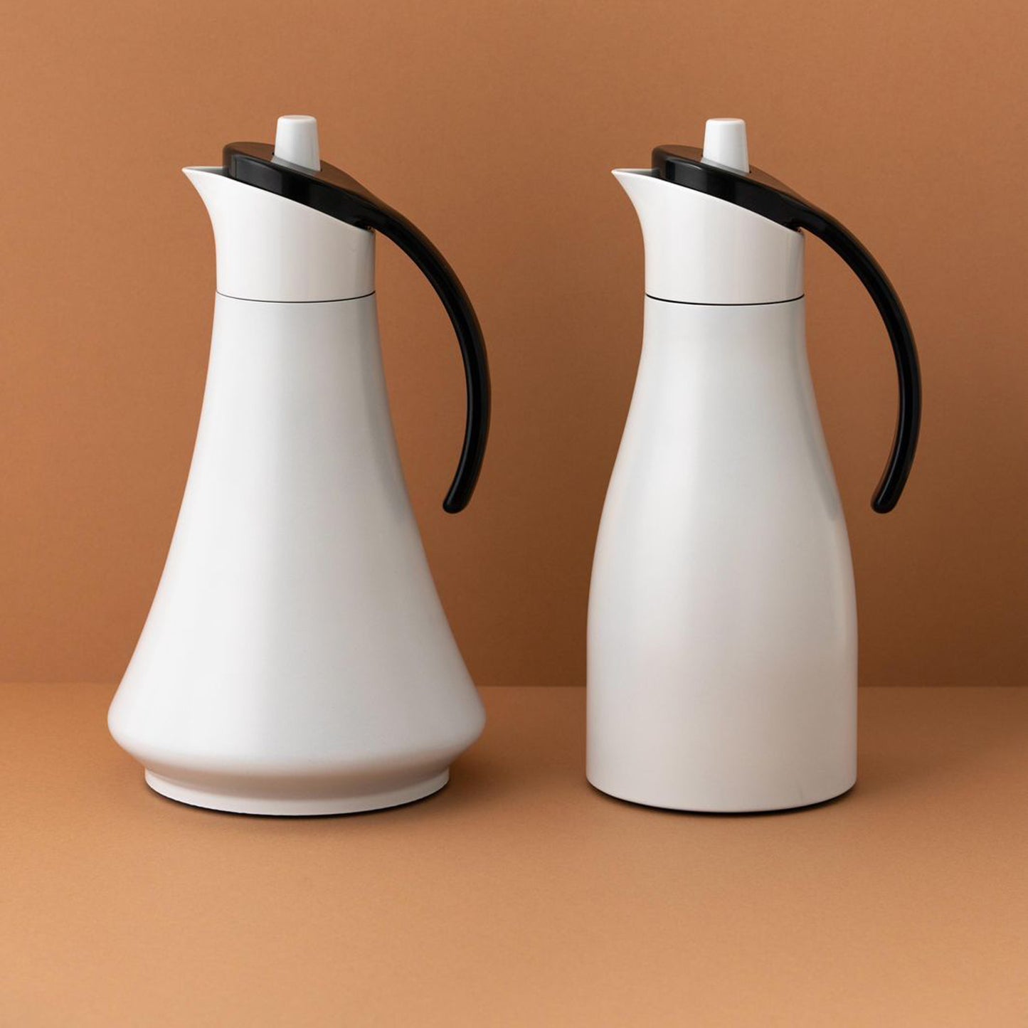 RF00002 Vacuum Flask Set – 2-Piece (0.7L + 0.7L) – White and Black