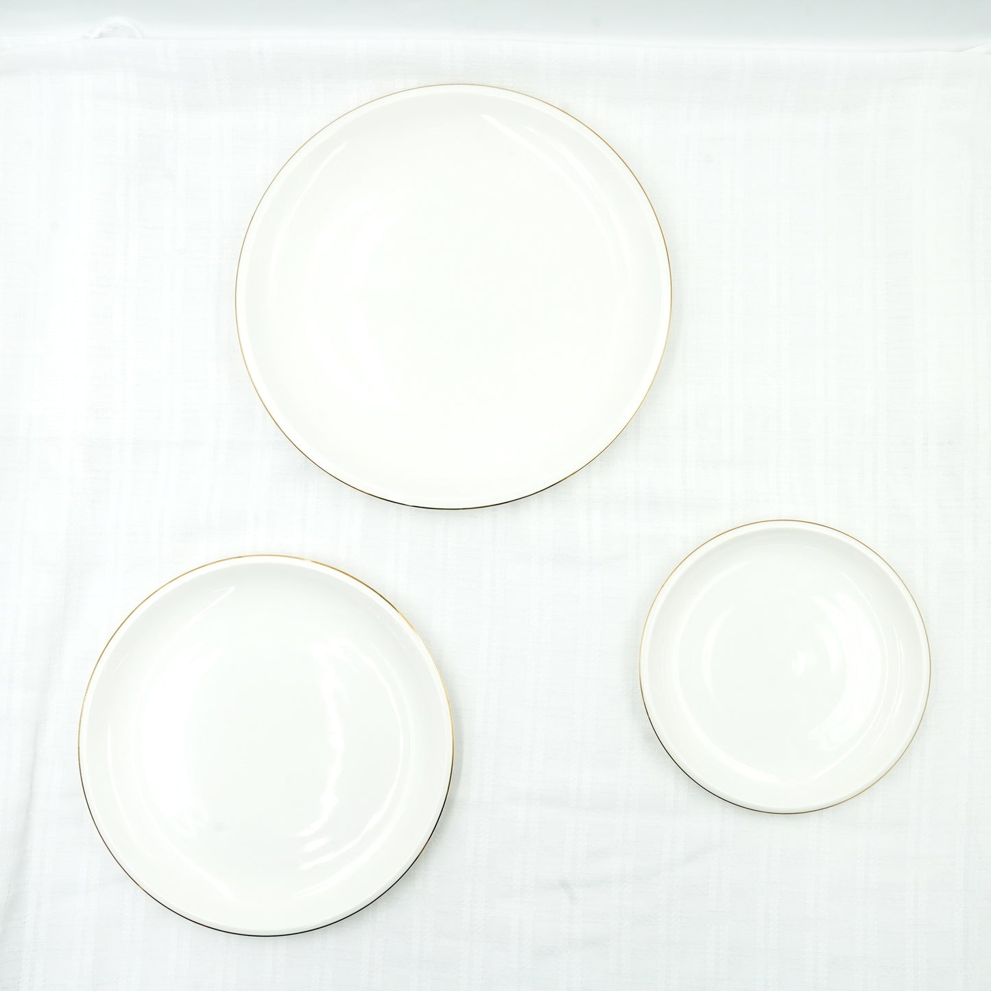 GL-246 Dinner Set 26-Piece – Elegant White Porcelain Plates and Bowls with Gold Rim – Durable and Stylish Dinnerware for Everyday Use and Special Occasions