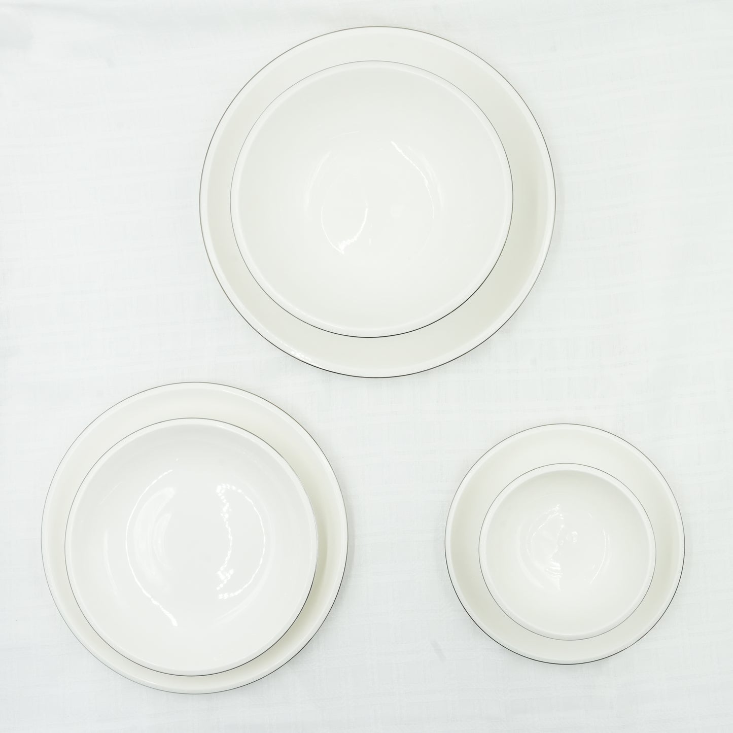 GL-247 Dinner Set 26-Piece – Elegant White Porcelain Plates and Bowls with Silver Rim – Durable and Stylish Dinnerware for Everyday Use and Special Occasions