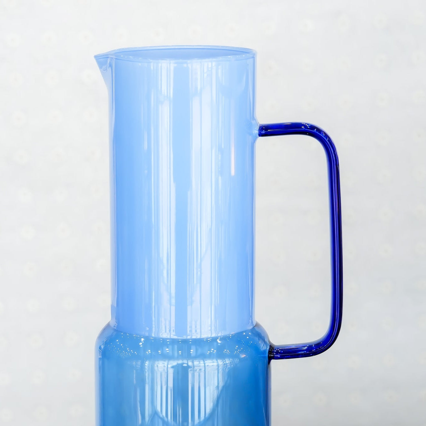 007-20 Glass Water Jug – Elegant Blue Gradient Glass with Matching Handle Design