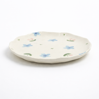 2939-18 20cm ceramic plate in white with blue floral design for dessert and snack serving – Siddiq Gifts Mussafah Abu Dhabi