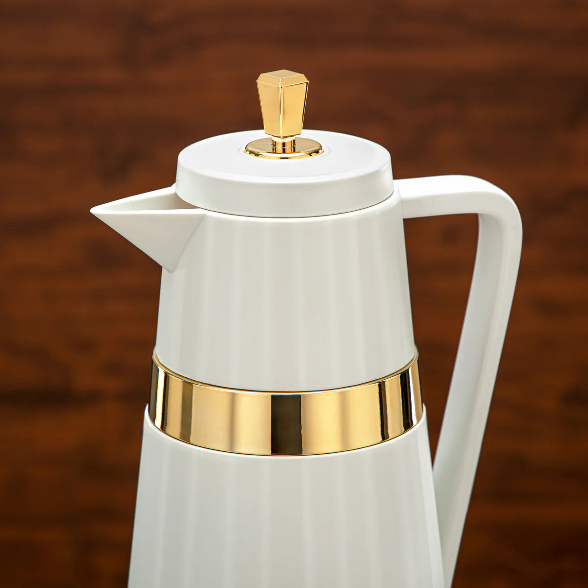 C77-IG Vacuum Flask 2PC Set (1L + 0.7L) – Ivory and Gold Finish – Elegant Thermal Bottles for Hot and Cold Drinks