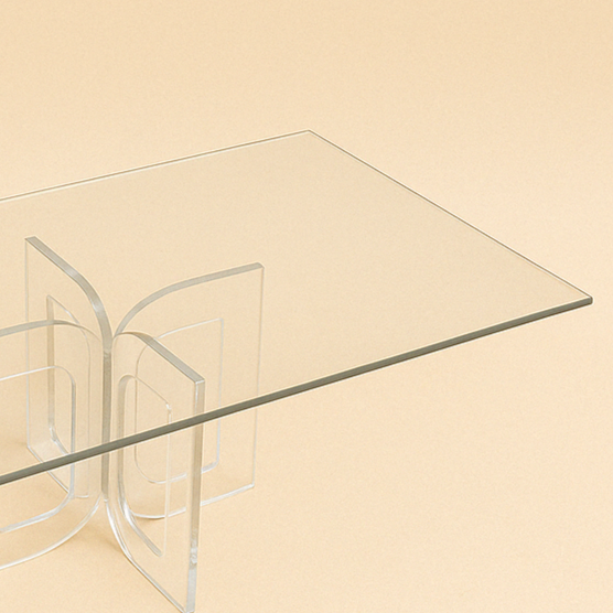 HO-832REC-LG Acrylic Rectangular Cake Plate with Gold Line – 13cm (H) x 24cm (L) x 40cm (W)