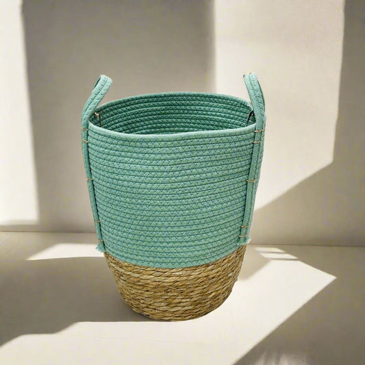 07-42 Woven Seagrass & Rope basket With Handle