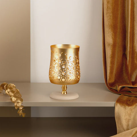 HJ1521 حامل شموع نورهان متوسط - تشطيب ذهبي مطفي مع قاعدة بيج