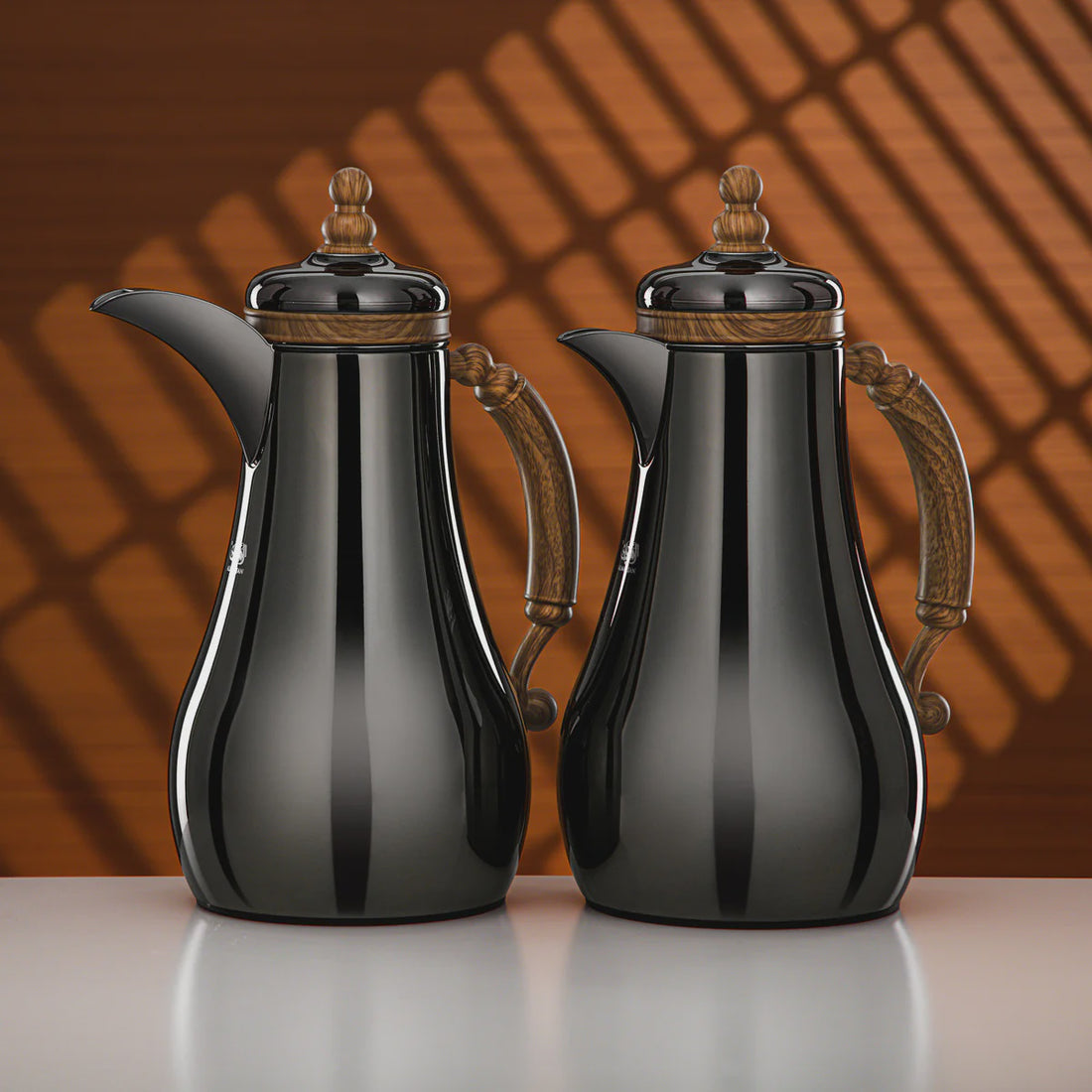 SM-2A46AB-BNILW Vacuum Flask Set – 2 Pieces (1.0 L + 1.0 L) – Black Nickel with Wooden Accents