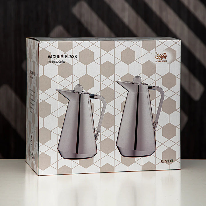 Vacuum flask packaging with geometric pattern and brand logo