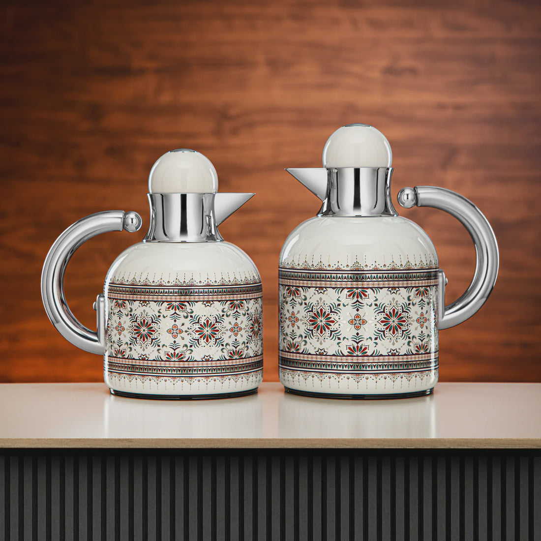 XL04-06/10 ART18 Vacuum Flask Set – 2-Piece (0.6 L & 1.0 L) – Patterned White Design