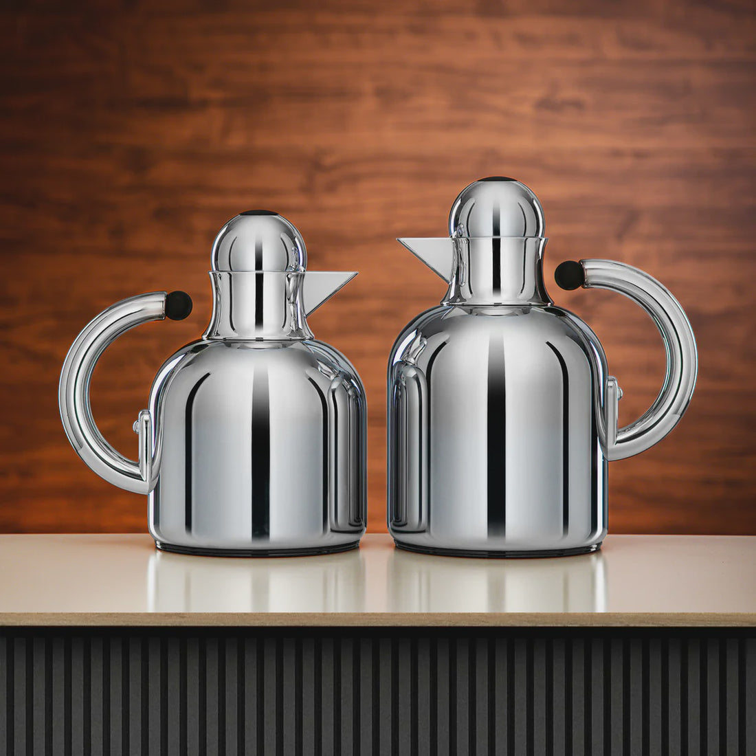 XL04-06/10 SS/MBP Vacuum Flask Set – 2 Pieces (0.6 L & 1.0 L) – Silver with Black Accents