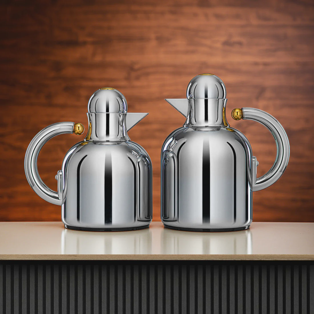 XL04-06/10 SS Vacuum Flask Set – 2 Pieces (0.6 L & 1.0 L) – Silver with Golden Accents