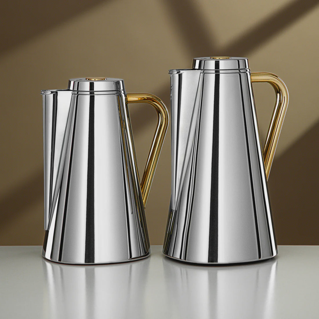 XOC-CC95-1 Vacuum Flask Set – 2 Pieces (0.7 L & 1.0 L) – Silver with Gold Accents