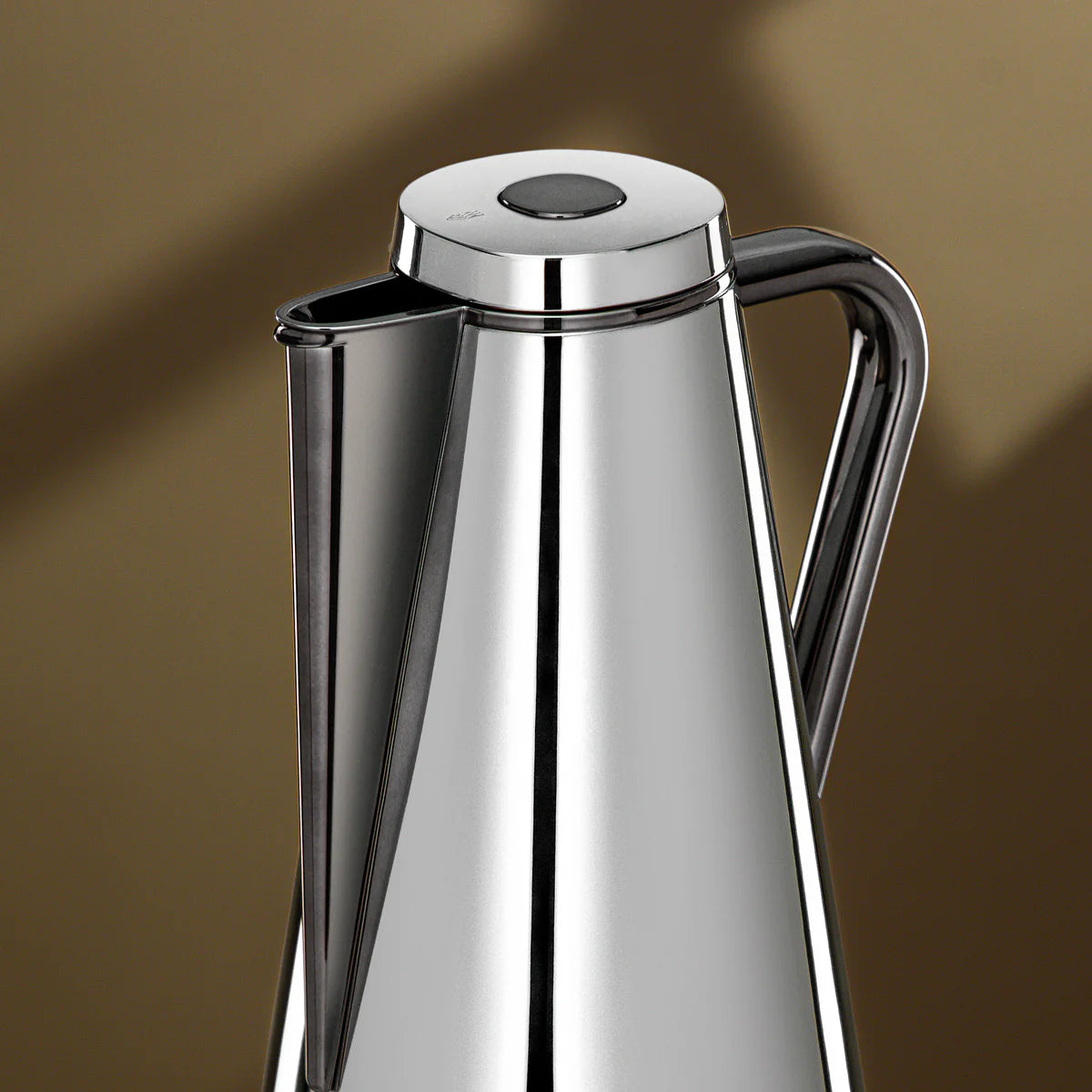 XOC Vacuum Flask Set – 2 Pieces (0.7 L & 1.0 L) – Silver with Gun Black Accents | Siddiq Gifts – Mussafah Abu Dhabi