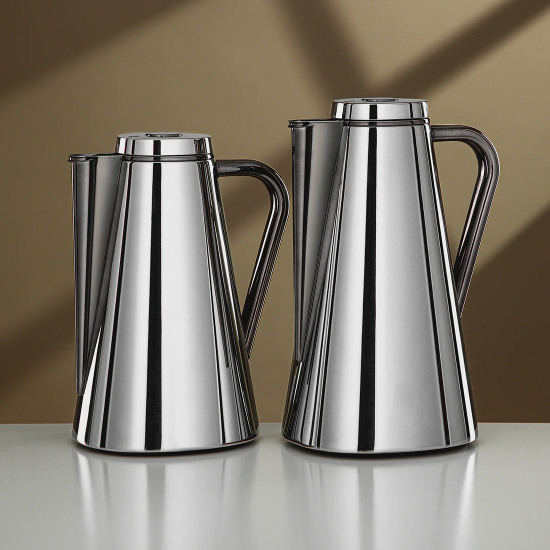 XOC CE46 Vacuum Flask Set – 2 Pieces (0.7 L & 1.0 L) – Silver with Gun Black Accents